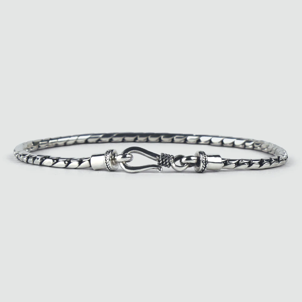 Classic Hook Silver Chain Bracelet