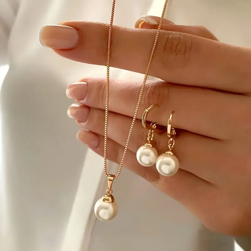 Elegant Graceful Pearl Necklace Set