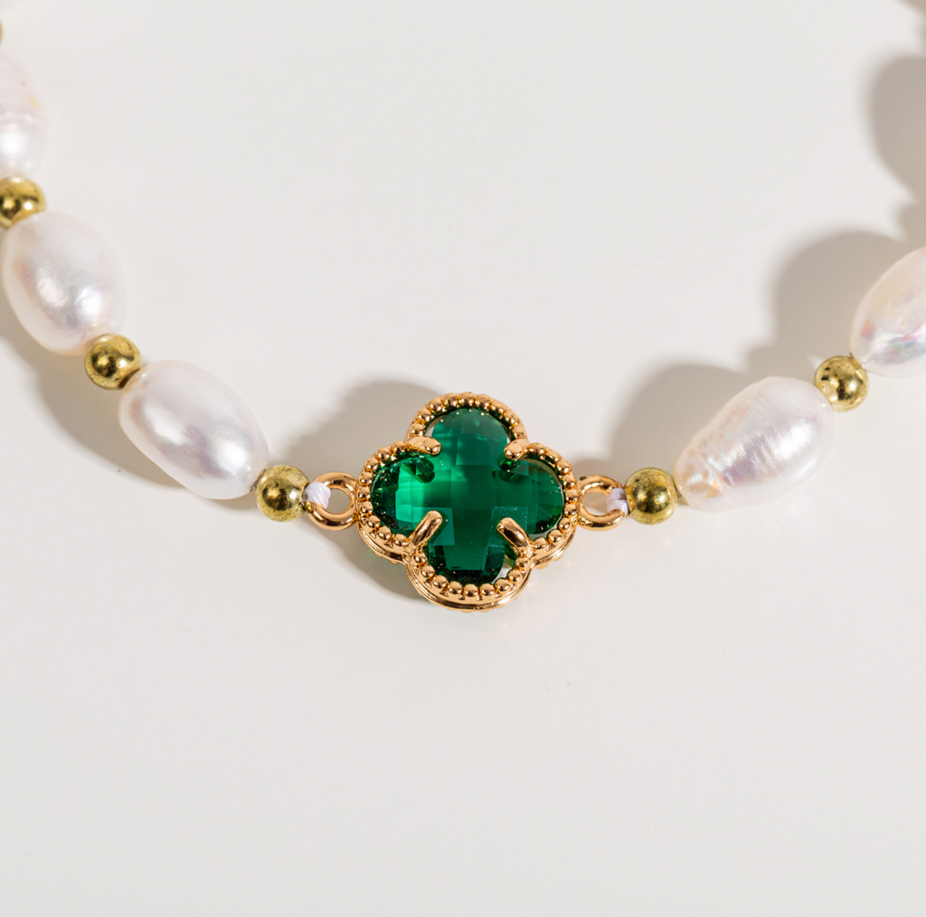 Emerald Cloverleaf Bracelet with Emerald and Pearls in Gold