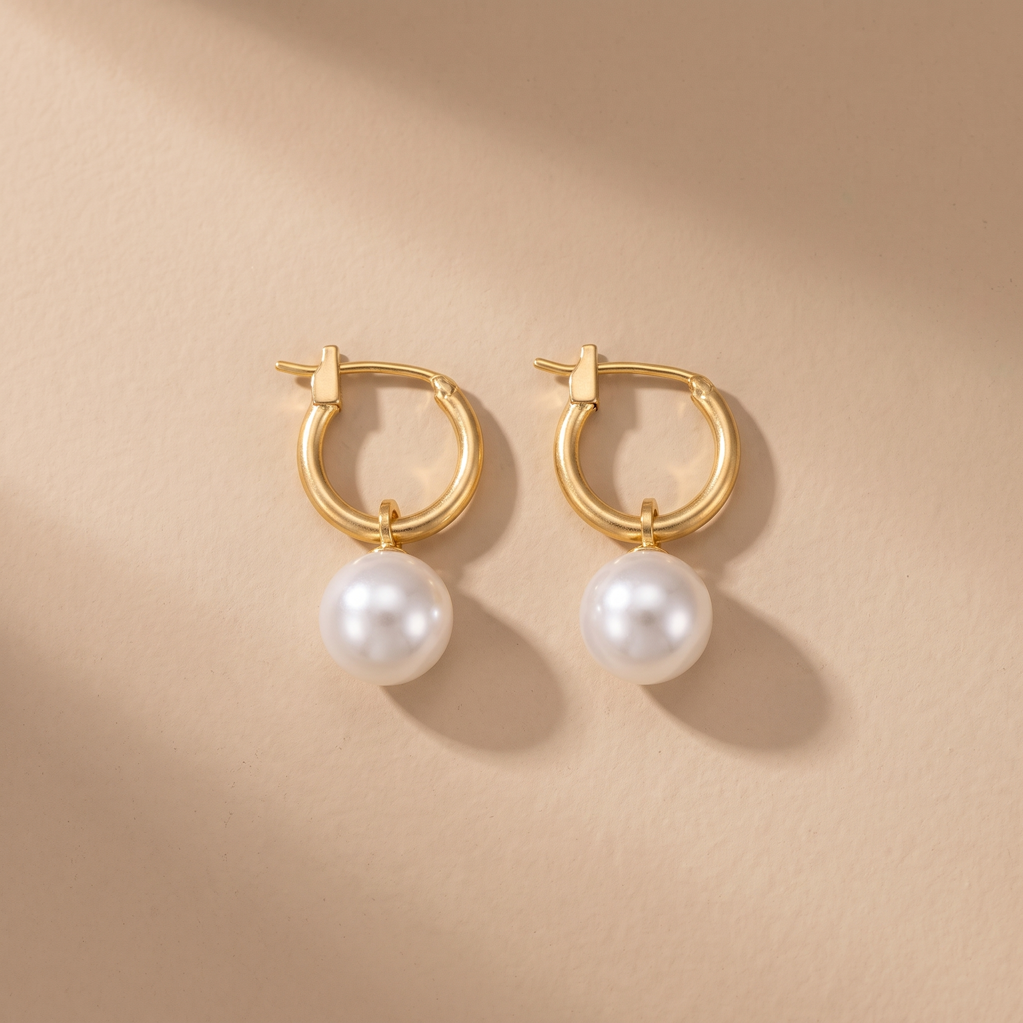 Elegant Earrings with Gold White Pearls
