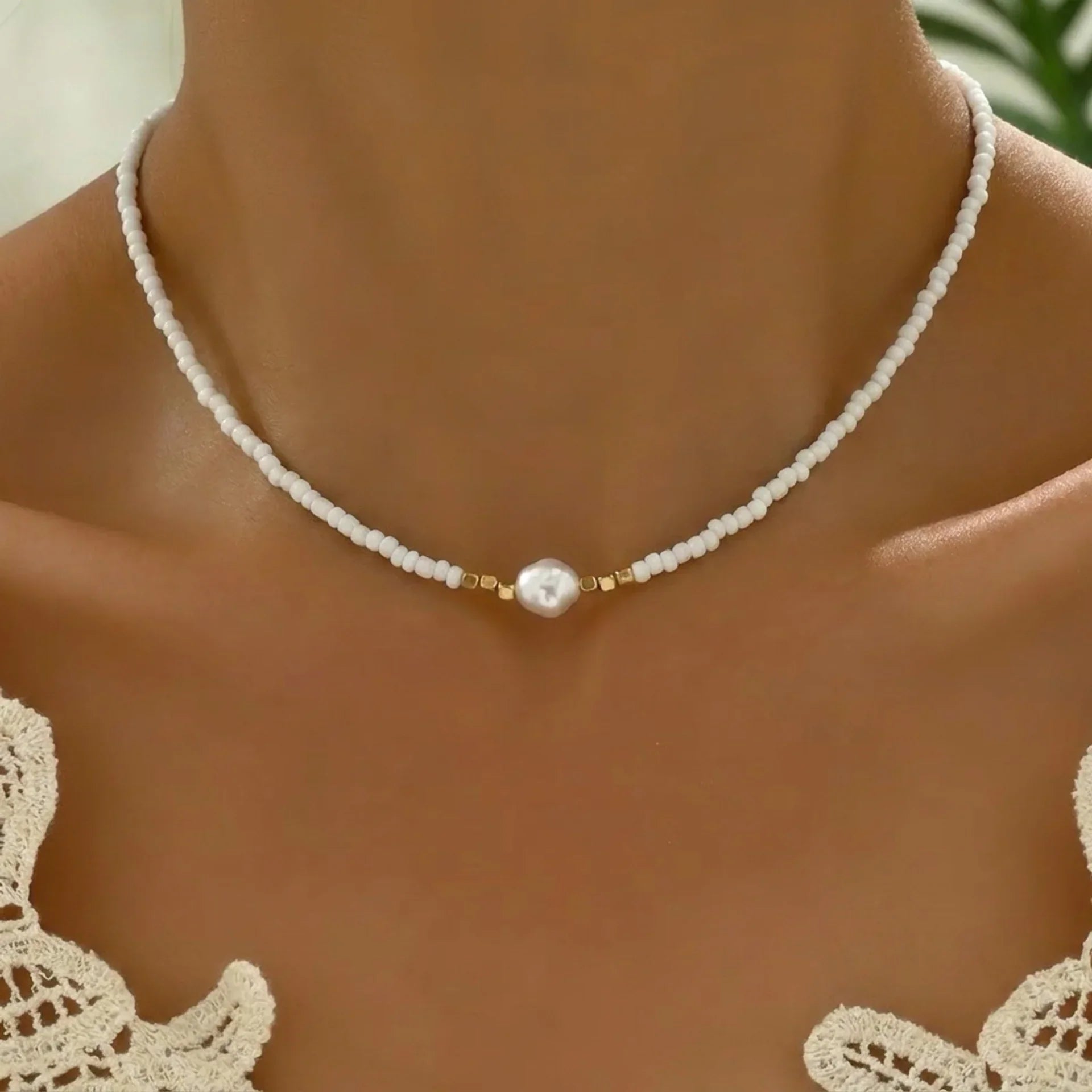 Minimal Pearl Necklace